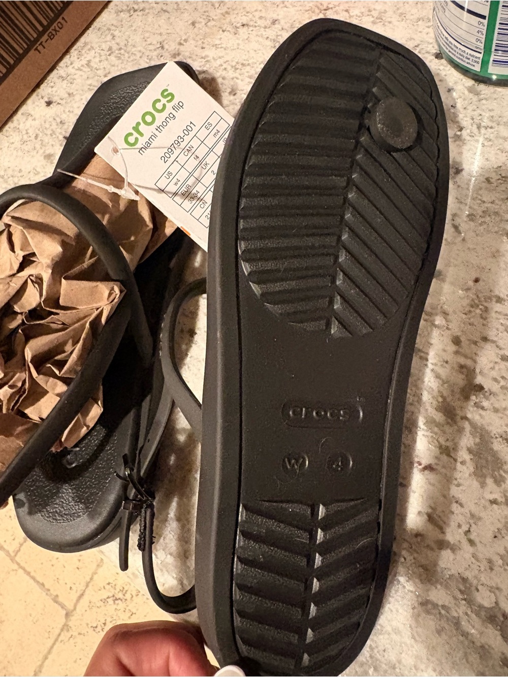 CROCS Miami Thong Flip in Black